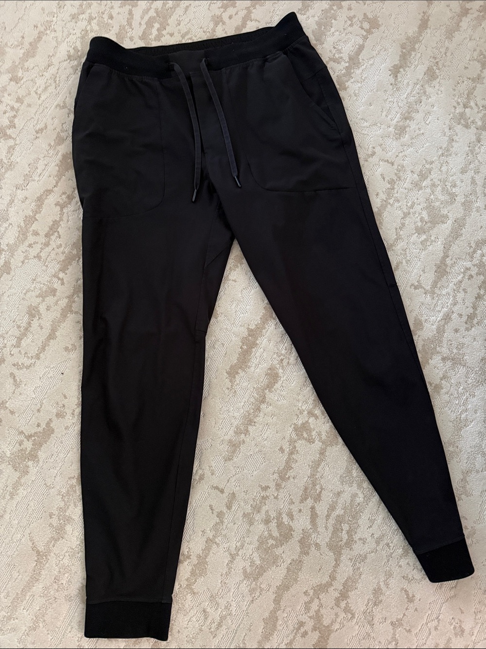 Lululemon men’s large jogger in black
